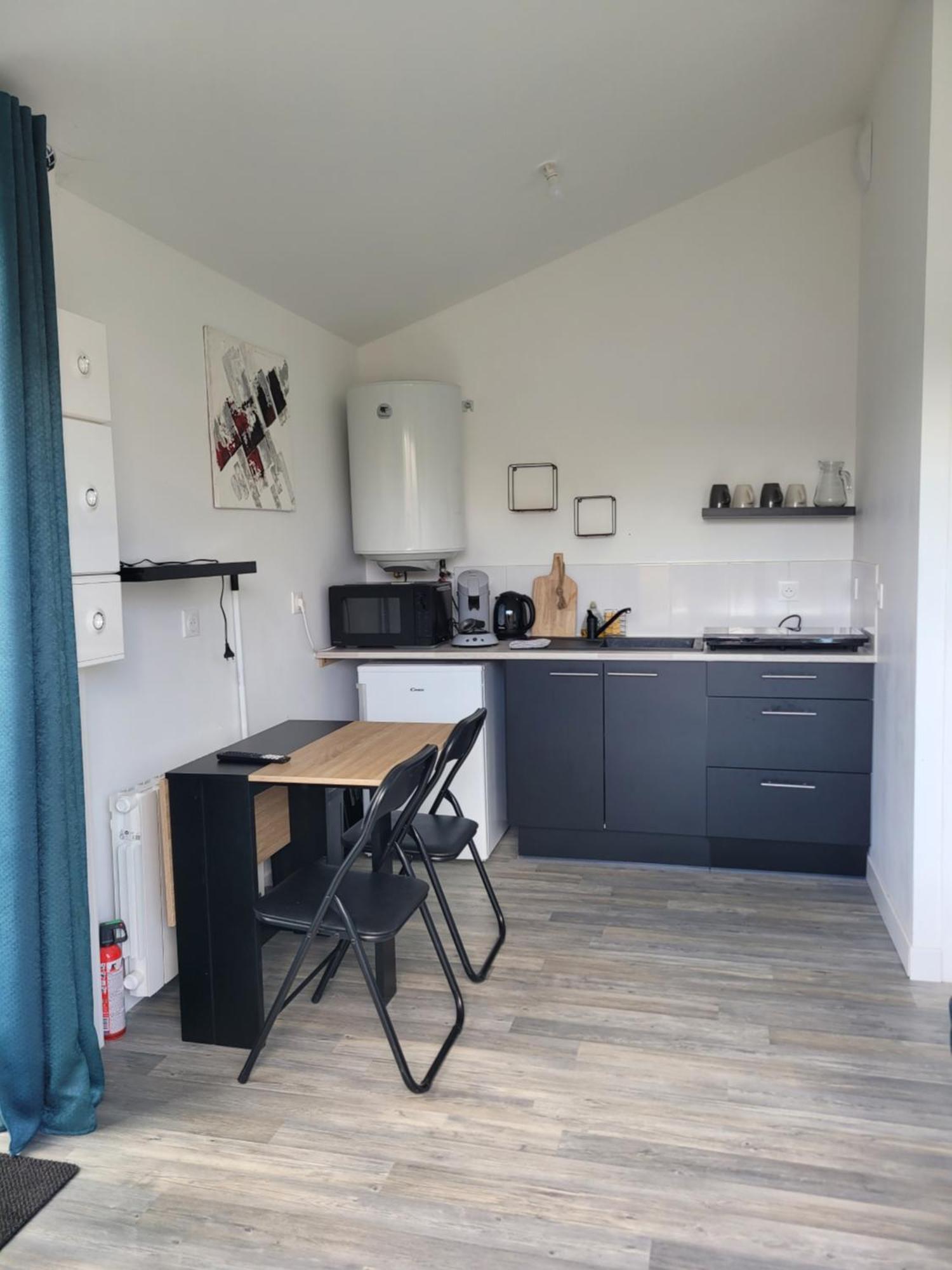 Le Studio Saint-Pierre-Montlimart Экстерьер фото